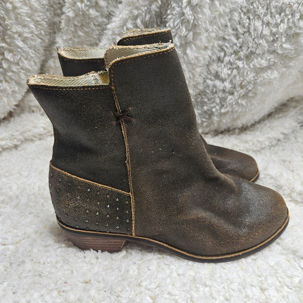 Reef Adora Studded Leather Ankle Boots sz 9
